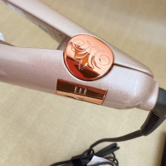 TYME Iron Pro Curling & Flat Iron Duo All-in-One Styling Tool in Rose Gold - Picture 7 of 14